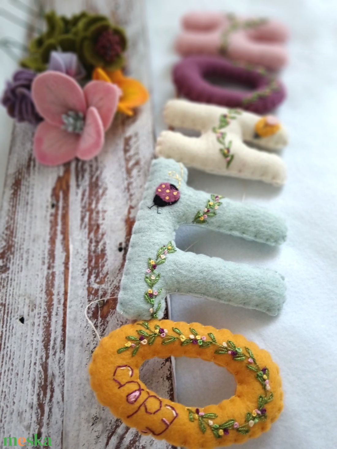 Tavaszi virágos ajtódísz - otthon & életmód - dekoráció - ajtó- és ablak dekoráció - ajtódísz & kopogtató - Meska.hu