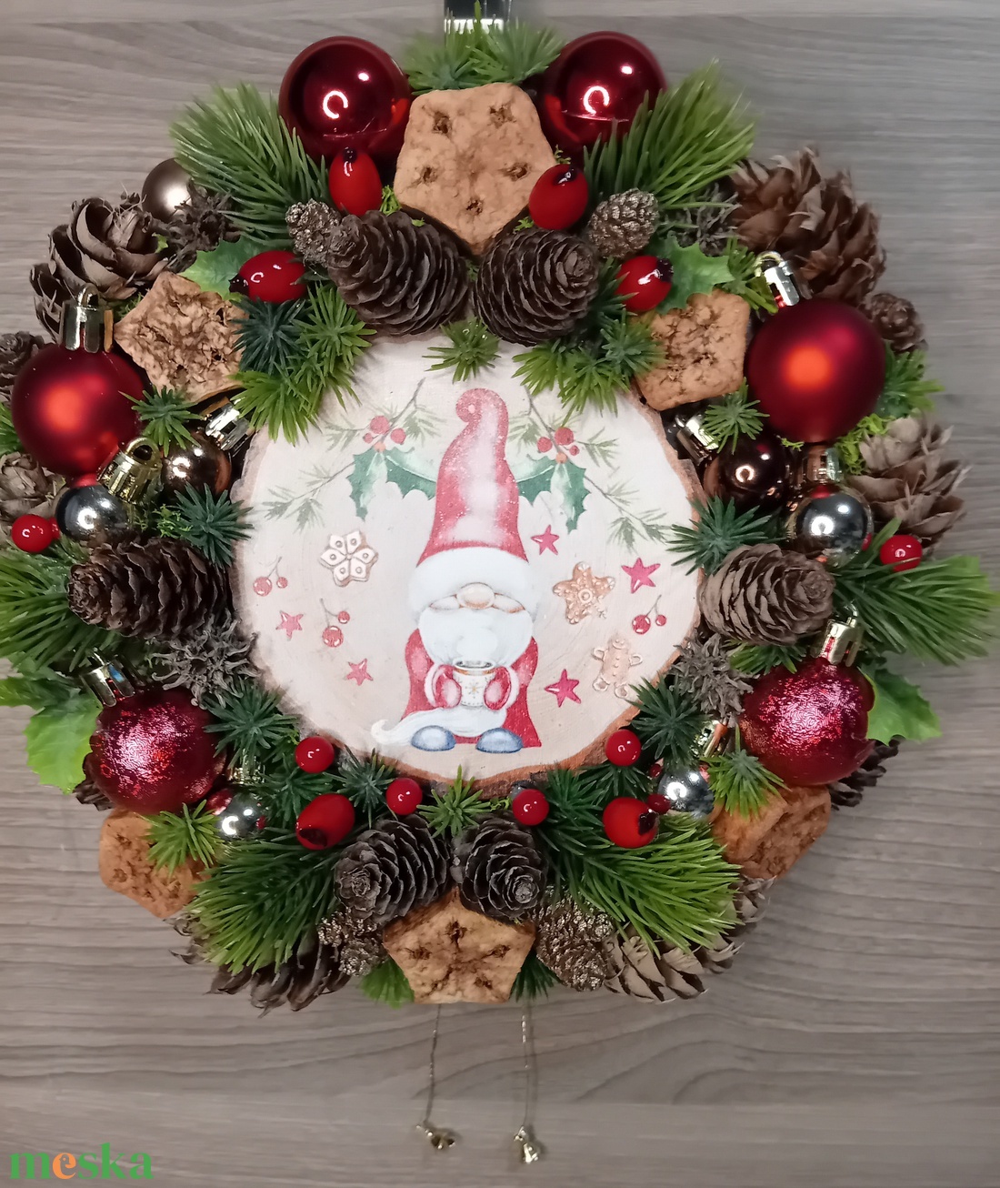 Manós piros gömbös ajtódísz  - karácsony - karácsonyi lakásdekoráció - karácsonyi ajtódíszek - Meska.hu