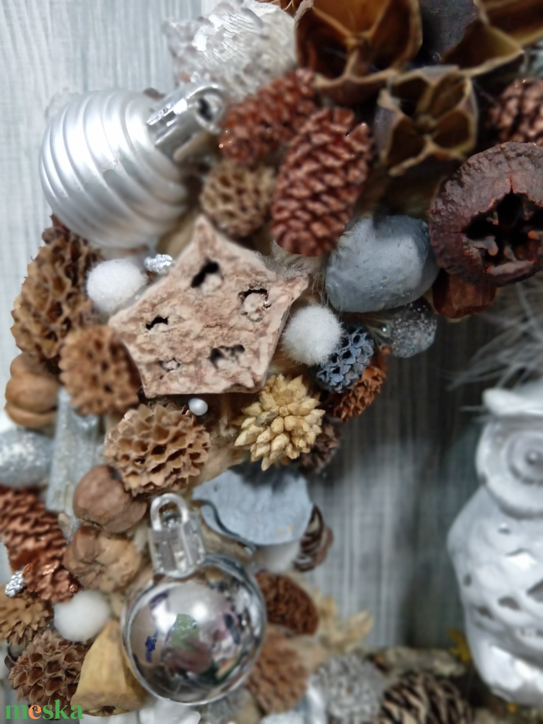 Bagoly faágon  ezüstös termésekkel - karácsony - karácsonyi lakásdekoráció - karácsonyi ajtódíszek - Meska.hu