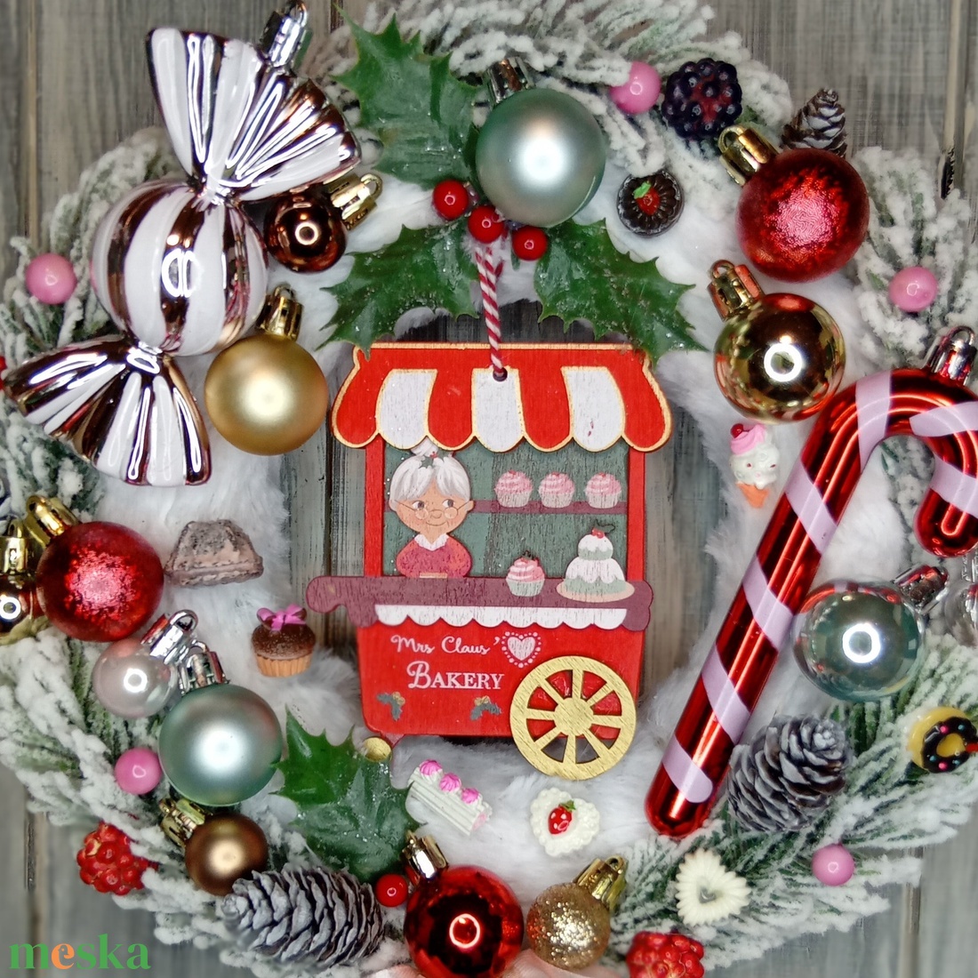 Sütiboltos ajtódísz - karácsony - karácsonyi lakásdekoráció - karácsonyi ajtódíszek - Meska.hu