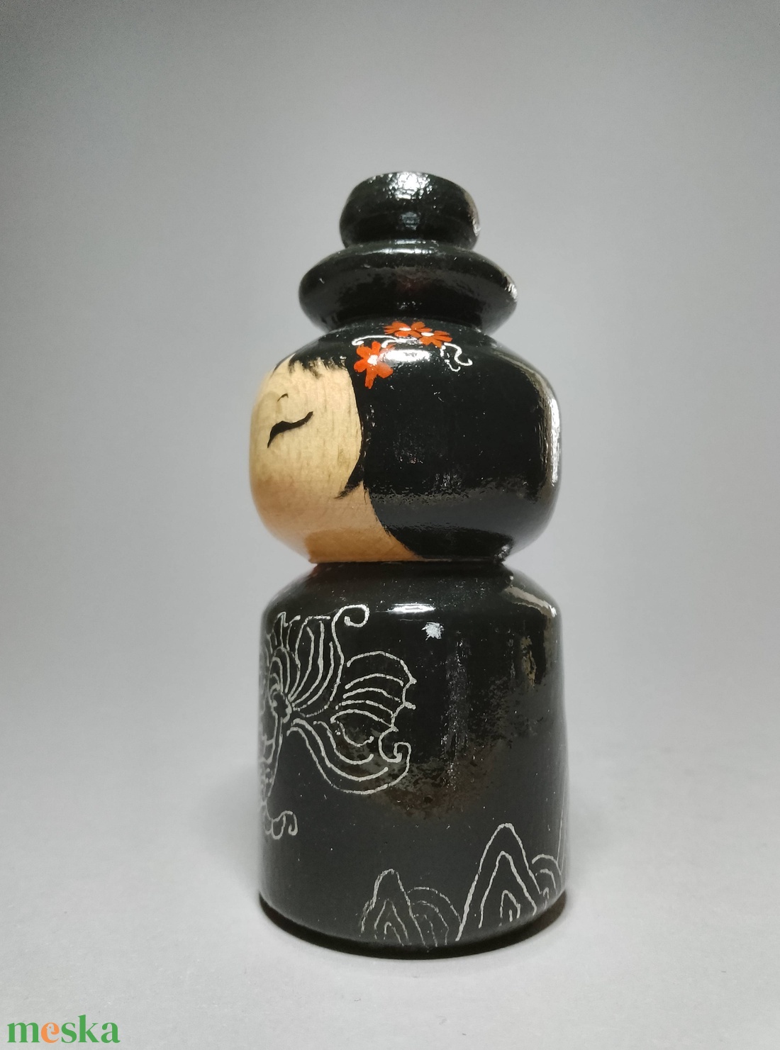 Kézzel készített egyedi Kokeshi - aaranyhalas mintával - művészet - más gyűjtemények - Meska.hu