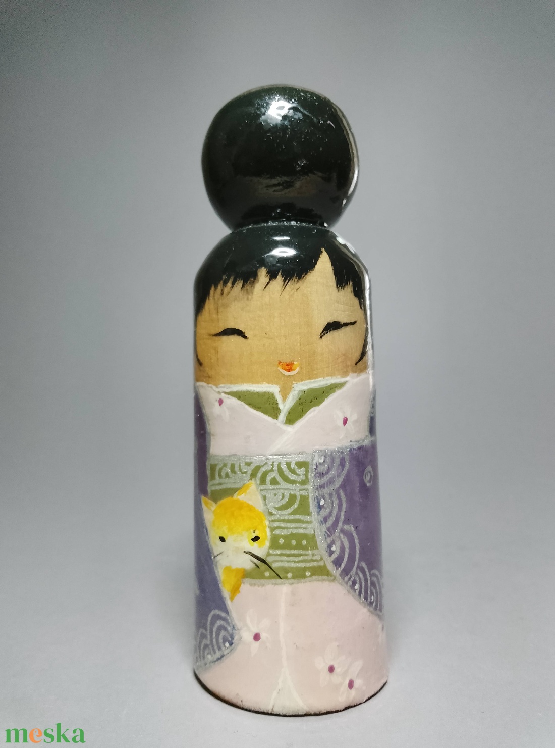Kézzel készített egyedi Kokeshi - macska mintával - művészet - más gyűjtemények - Meska.hu