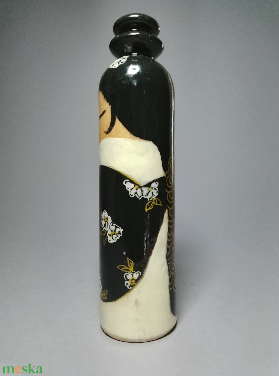 Kézzel készített egyedi Kokeshi - virág és macska mintával - művészet - más gyűjtemények - Meska.hu