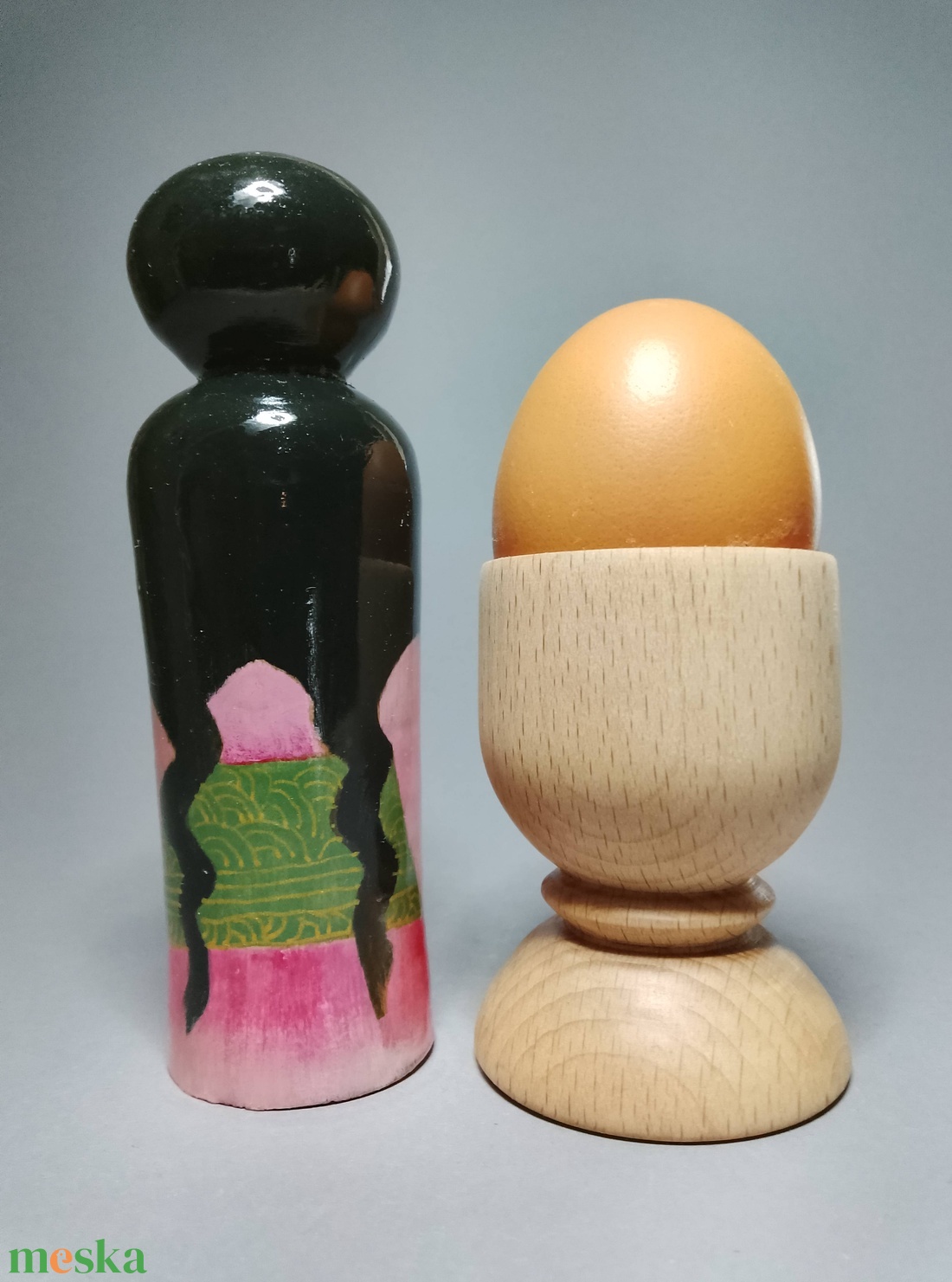 Kézzel készített egyedi Kokeshi - fehér cica mintával - művészet - más gyűjtemények - Meska.hu