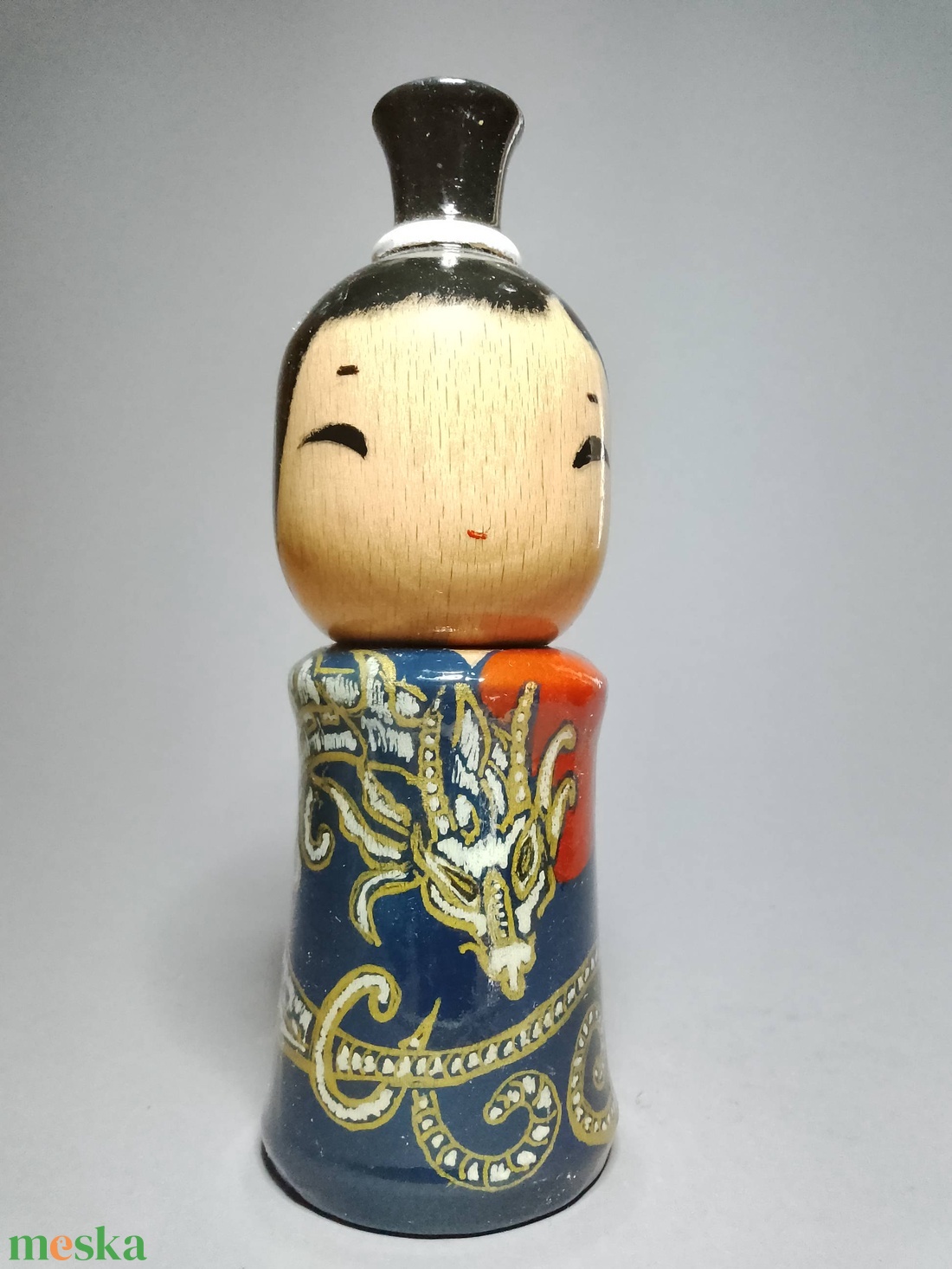 Kézzel készített egyedi Kokeshi - sárkány mintával - művészet - más gyűjtemények - Meska.hu