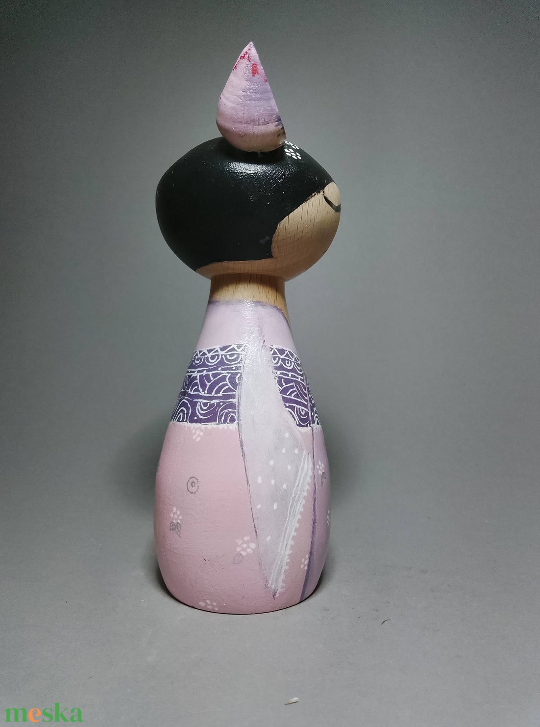 Kézzel készített egyedi Kokeshi macska - virág mintával - művészet - más gyűjtemények - Meska.hu