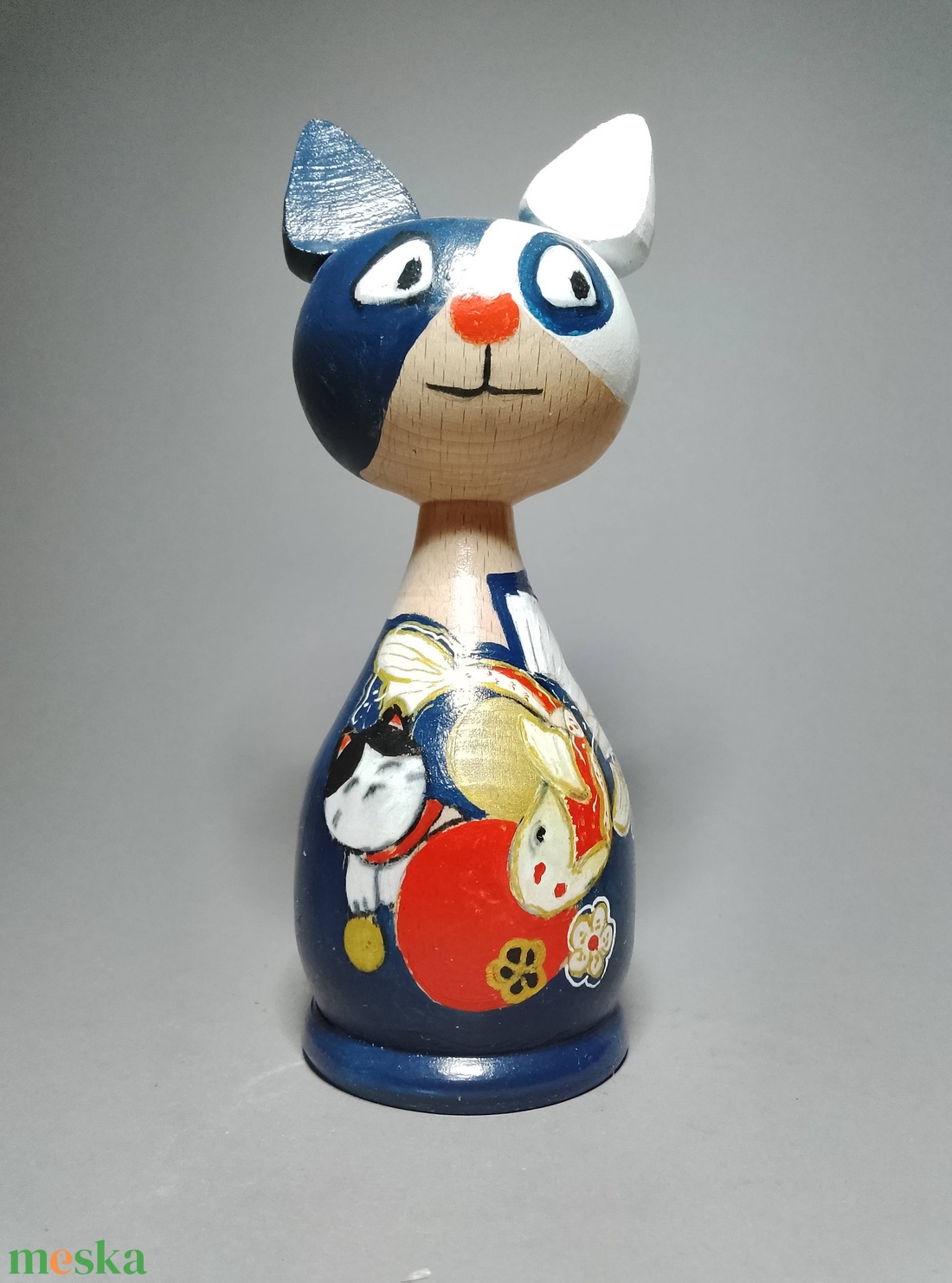 Kézzel készített egyedi Kokeshi macska - autentikus japán mintával - művészet - más gyűjtemények - Meska.hu