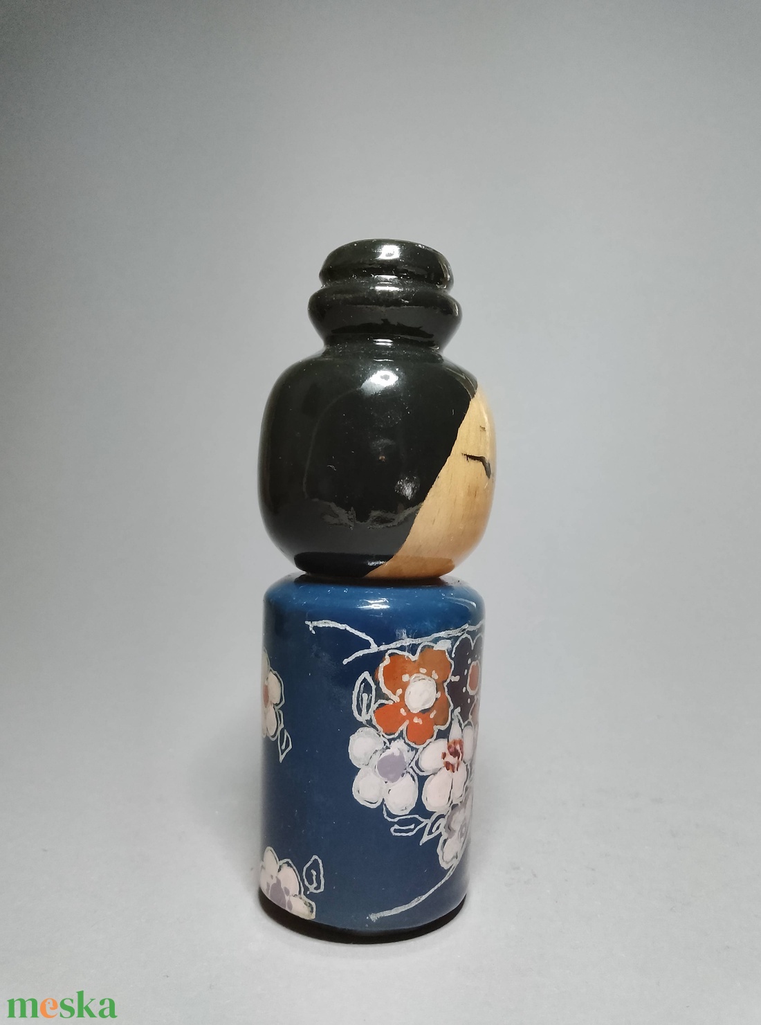 Kézzel készített egyedi Kokeshi - virág mintával - művészet - más gyűjtemények - Meska.hu