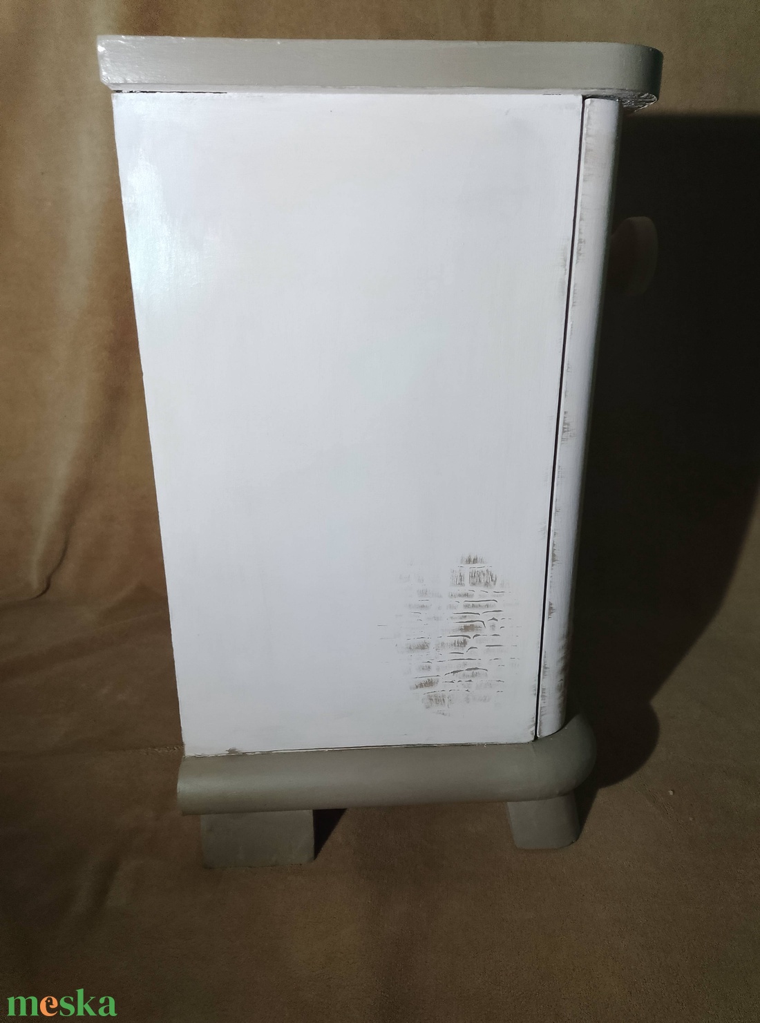 Felújított, cicás éjjeliszekrény (rózsaszín) - egyedi cica mintával - kellékek & szerszámok - hobby fa alapanyag - bútor - Meska.hu