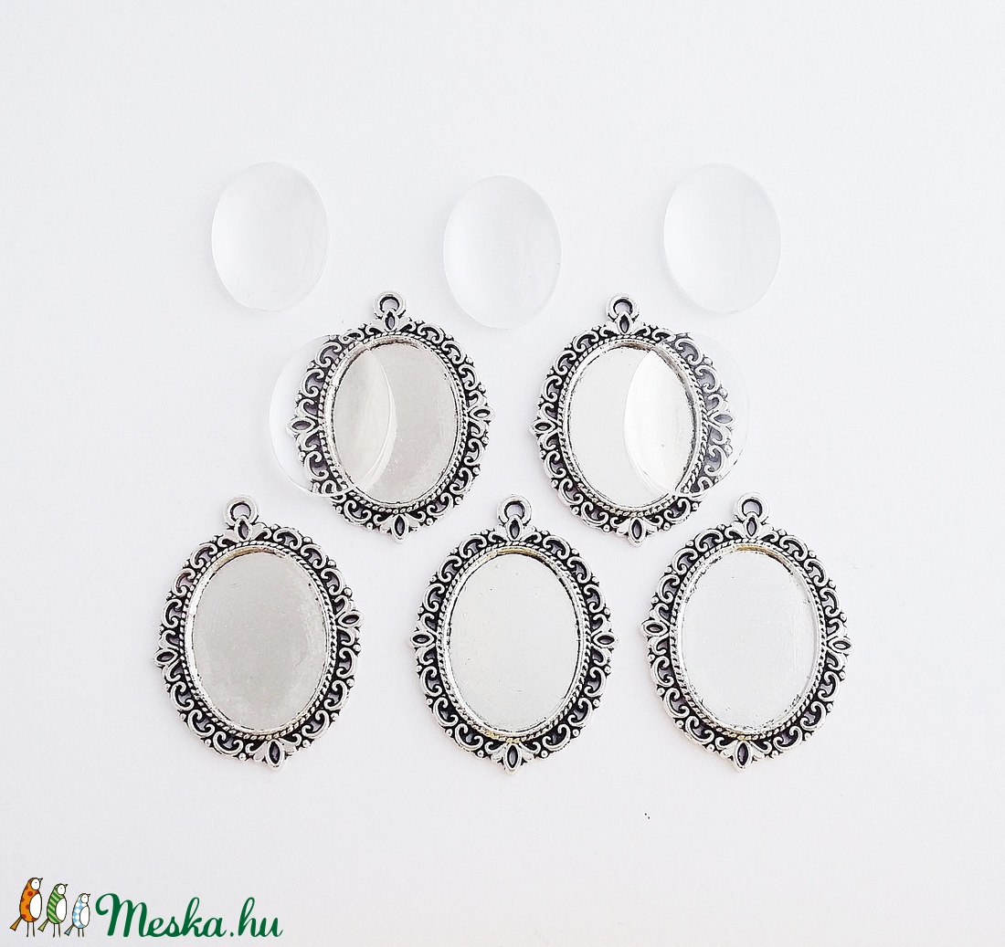 Medál alap + üveglencse - Ovális - Ezüst színű - 5 db - kellékek & szerszámok - gyöngyfűzés kellékek - üveglencse - Meska.hu