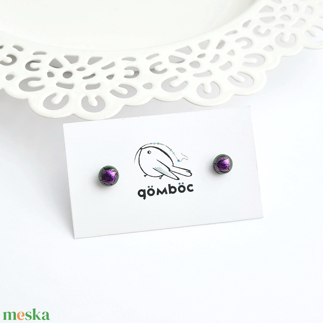 Lila színjátszó Dichroic üveg bedugós fülbevaló - ékszer - fülbevaló - pötty fülbevaló - Meska.hu