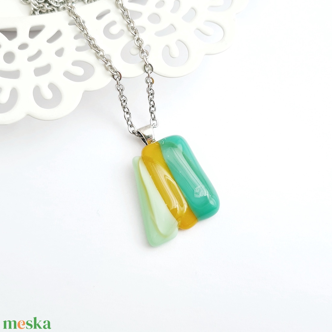 Üveg nyaklánc pasztell színekkel - ékszer - nyaklánc - medálos nyaklánc - Meska.hu