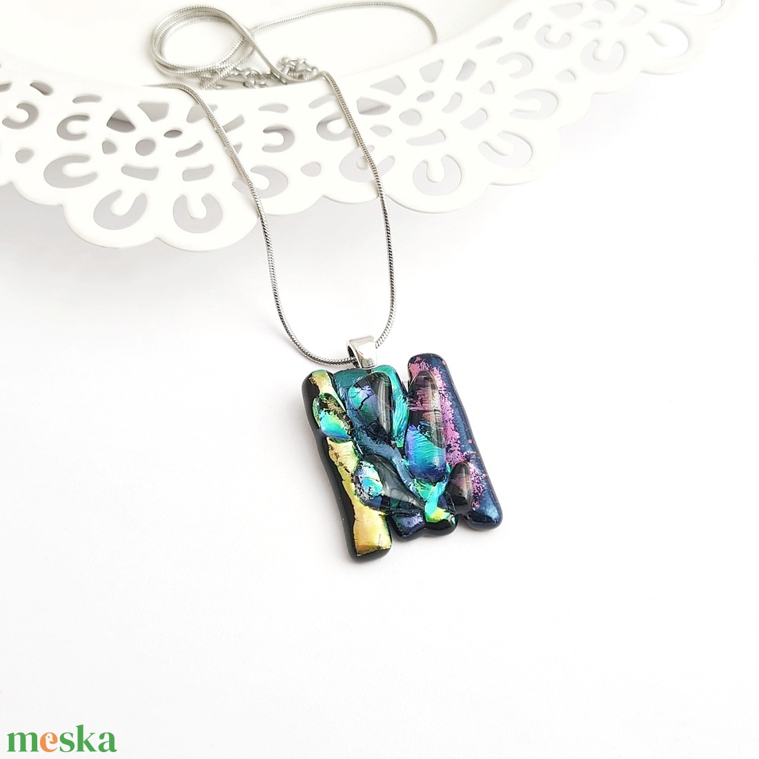 Kék-zöld-lila sárga színjátszó Dichroic üveg nyaklánc - ékszer - nyaklánc - medálos nyaklánc - Meska.hu