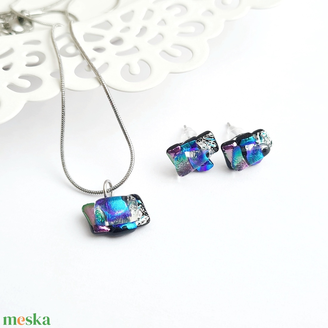 Rózsaszín-kék-ezüst színjátszó Dichroic üveg ékszerszett - ékszer - nyaklánc - medálos nyaklánc - Meska.hu