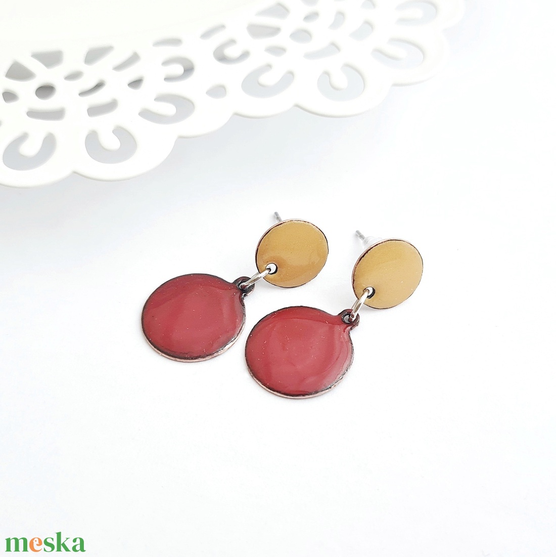 Tűzzománc sárga-piros lógós fülbevaló - ékszer - fülbevaló - lógó fülbevaló - Meska.hu