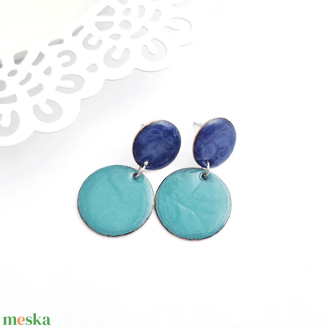 Tűzzománc kék-türkiz lógós fülbevaló - ékszer - fülbevaló - lógó fülbevaló - Meska.hu