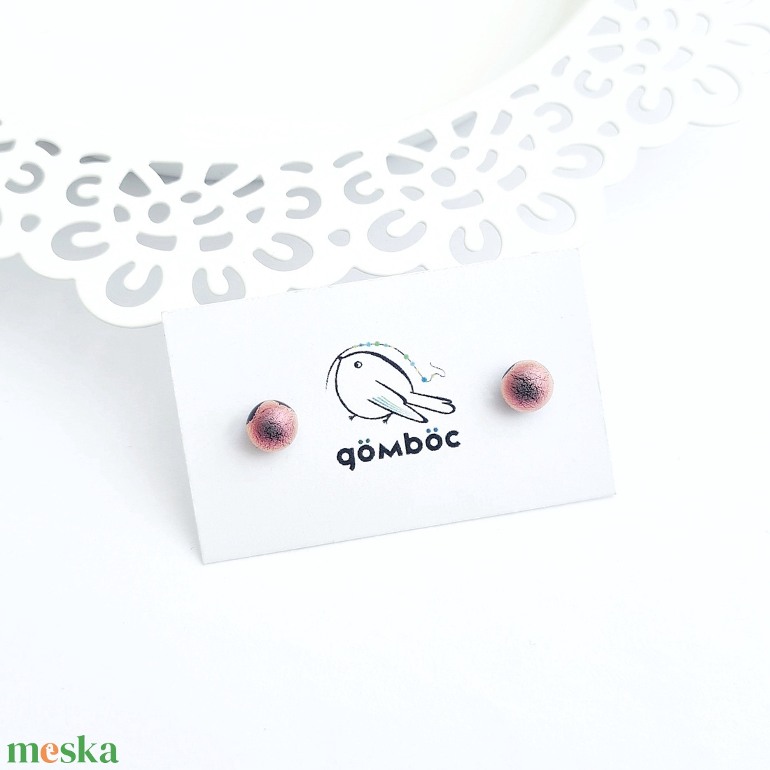 Tégla vörös színjátszó Dichroic üveg bedugós fülbevaló - ékszer - fülbevaló - pötty fülbevaló - Meska.hu