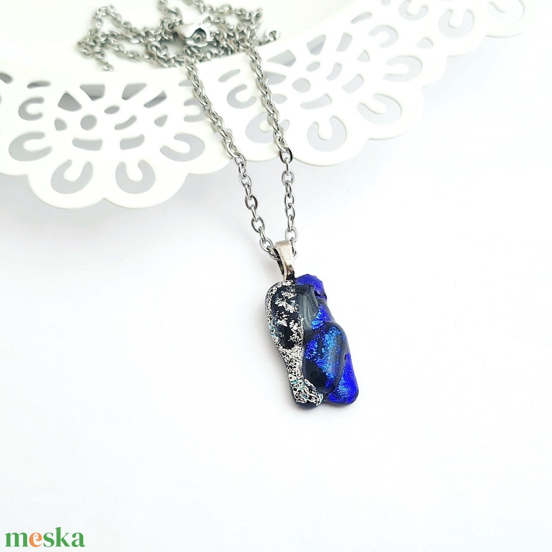 Kék és ezüst színjátszó Dichroic üveg nyaklánc - ékszer - nyaklánc - medálos nyaklánc - Meska.hu