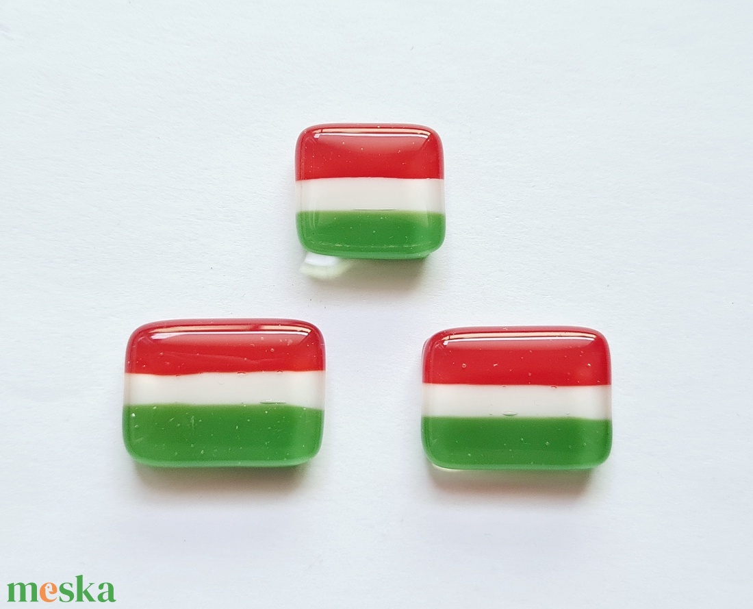 Üveg kokárda - magyar zászló kitűző - 3db - ékszer - kitűző és bross - Meska.hu