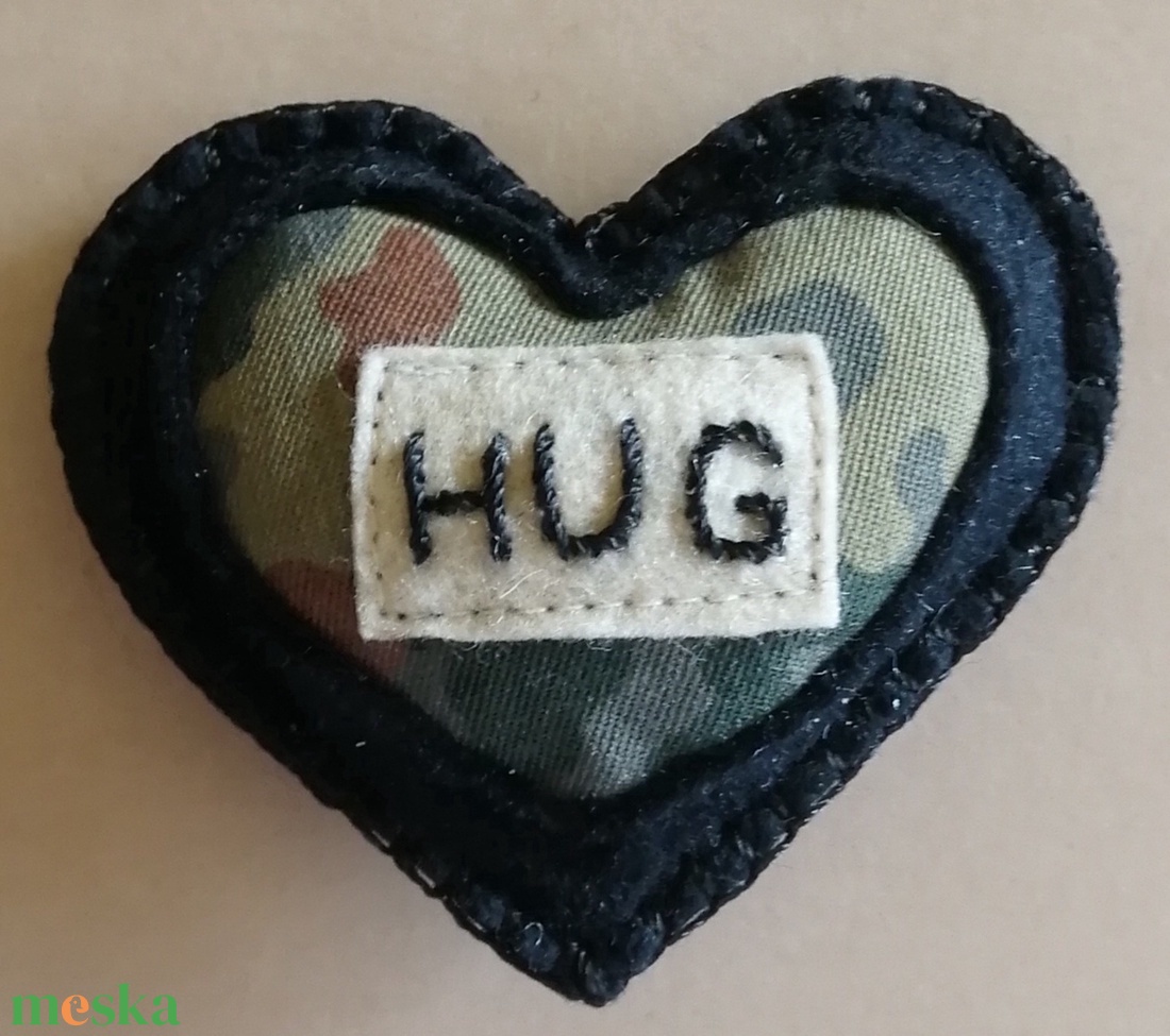 HUG filcdísz - otthon & életmód - dekoráció - ajtó- és ablak dekoráció - ablakdísz - Meska.hu
