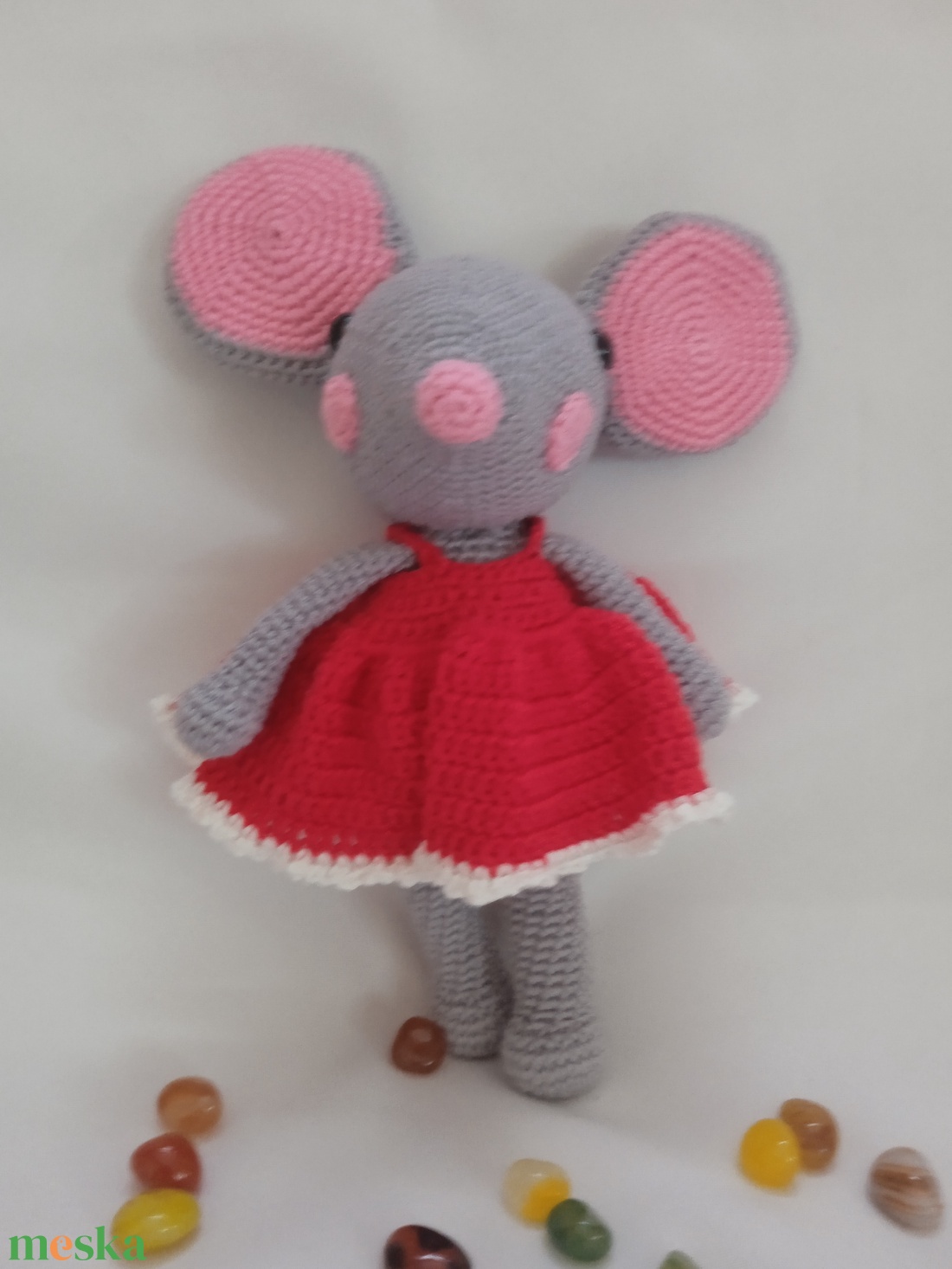 Amigurumi pirosruhás egér - játék & sport - plüssállat & játékfigura - egér - Meska.hu