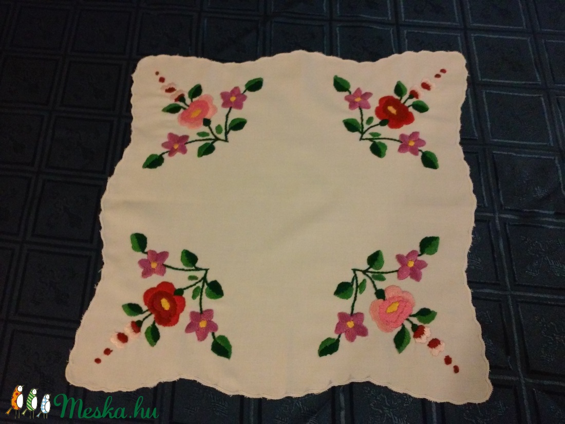 Kalocsai terítő 35x35 - otthon & életmód - dekoráció - asztal és polc dekoráció - horgolt & csipketerítő - Meska.hu Kalocsai terítő 35x35 - otthon & életmód - dekoráció - asztal és polc dekoráció - horgolt & csipketerítő - Meska.hu