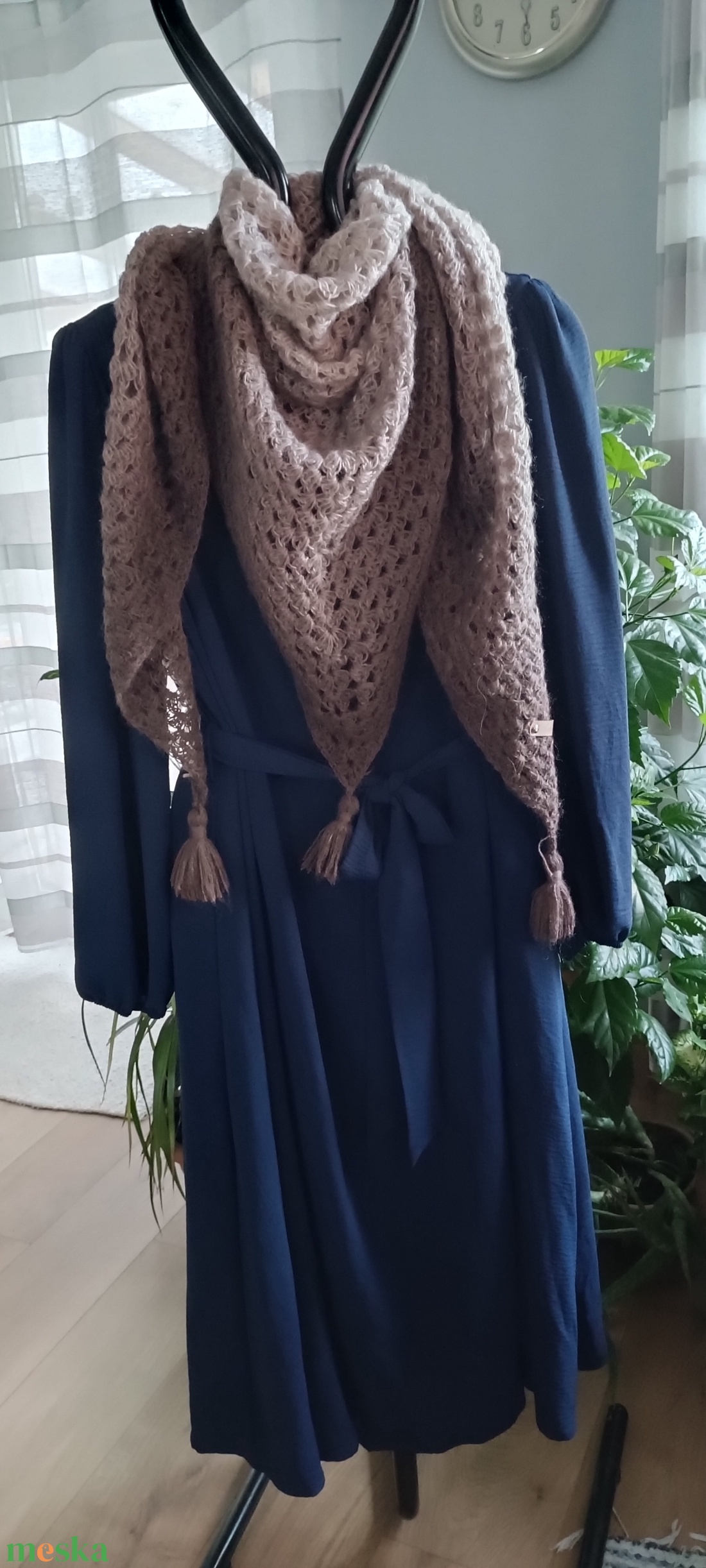 Beige ombre nagyméretű horgolt vállkendő  - ruha & divat - sál, sapka, kendő - vállkendő - Meska.hu