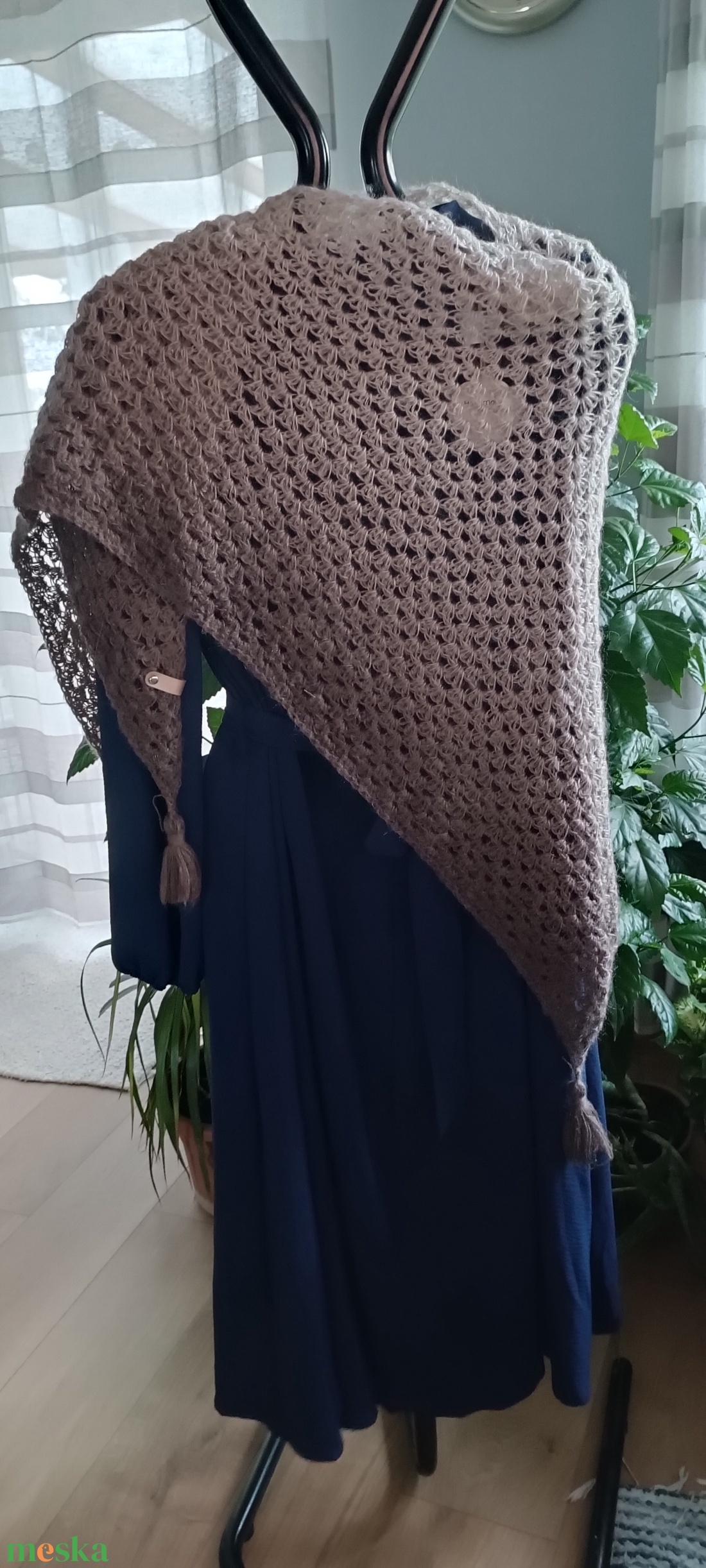 Beige ombre nagyméretű horgolt vállkendő  - ruha & divat - sál, sapka, kendő - vállkendő - Meska.hu