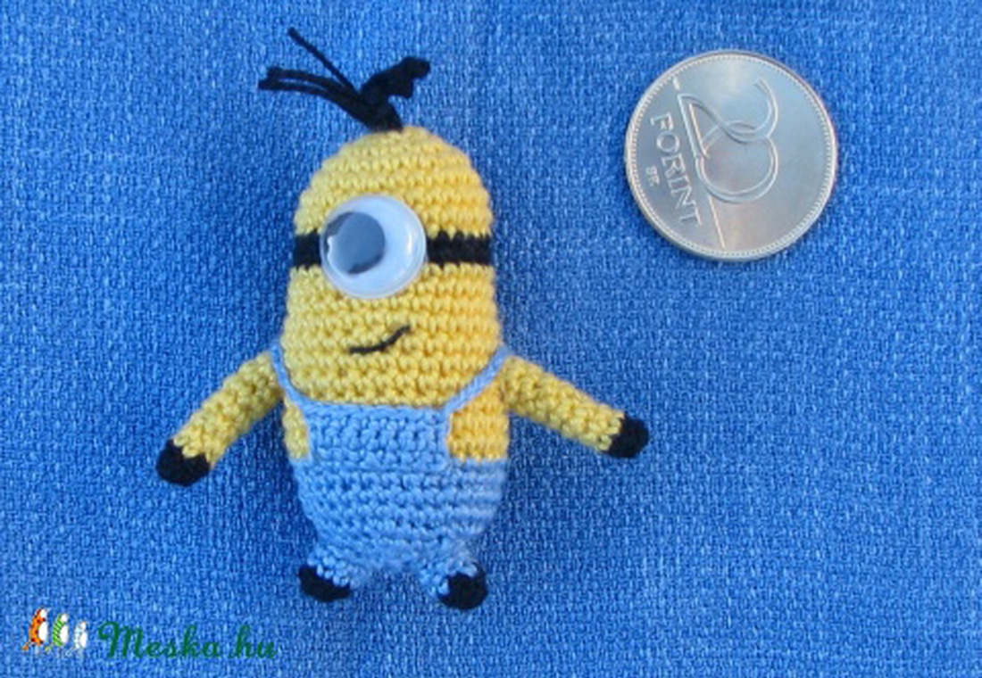 Minion -horgolt kulcstartó -  - Meska.hu