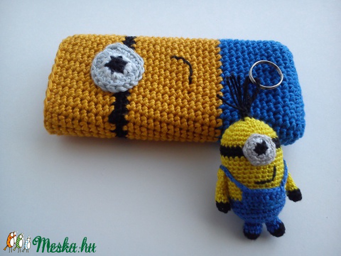 Minion -horgolt kulcstartó -  - Meska.hu