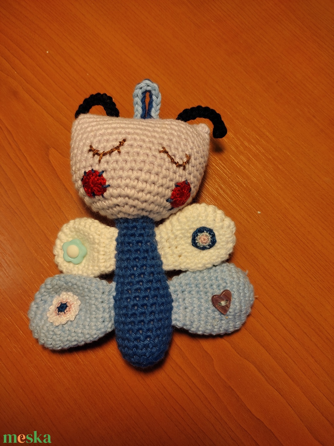 Horgolt pille, pille pillangó  - játék & sport - baba & babaház - baba - Meska.hu