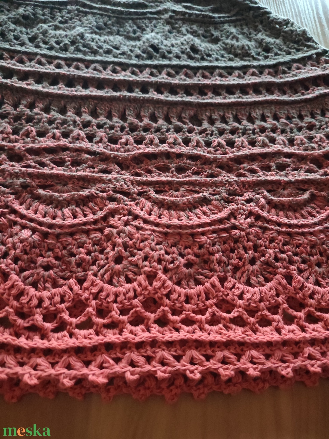 Fordított rozsda: Horgolt csipke mintás félhold kendő - ruha & divat - sál, sapka, kendő - vállkendő - Meska.hu