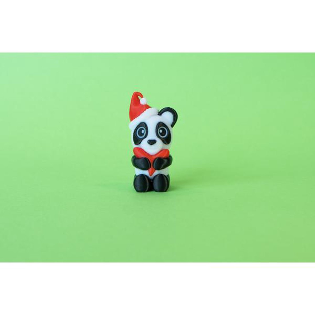 3D nyomtatott Mikulás Panda szívvel - játék & sport - plüssállat & játékfigura - más figura - Meska.hu 3D nyomtatott Mikulás Panda szívvel - játék & sport - plüssállat & játékfigura - más figura - Meska.hu