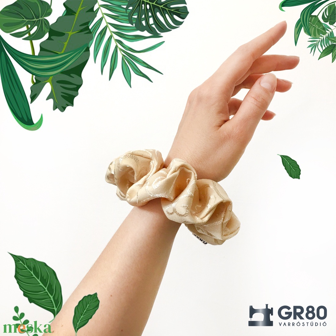 Bézs, ekrü inda mintás hajgumi, elegáns scrunchie - ruha & divat - hajdísz & hajcsat - hajgumi - Meska.hu Bézs, ekrü inda mintás hajgumi, elegáns scrunchie - ruha & divat - hajdísz & hajcsat - hajgumi - Meska.hu