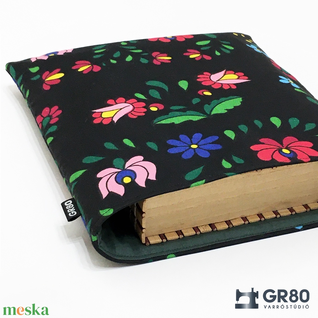 Univerzális könyvtok, tabletvédő. Kalocsai, FEKETE - táska & tok - ebook & tablet tok - Meska.hu Univerzális könyvtok, tabletvédő. Kalocsai, FEKETE - táska & tok - ebook & tablet tok - Meska.hu
