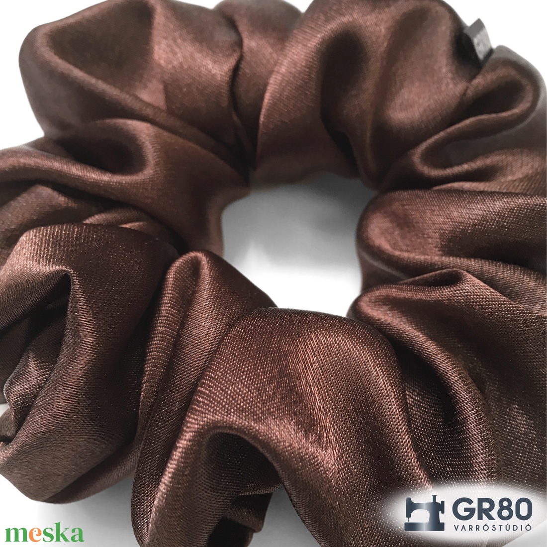 Csokibarna szaténselyem hajgumi scrunchie - ruha & divat - hajdísz & hajcsat - hajgumi - Meska.hu