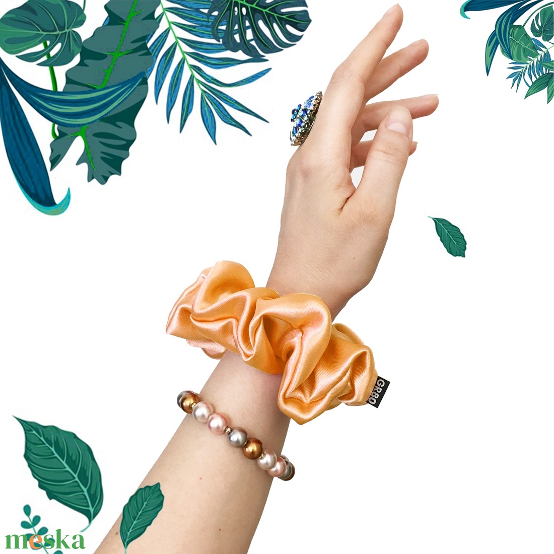 Barack színű szaténselyem hajgumi scrunchie - ruha & divat - hajdísz & hajcsat - hajgumi - Meska.hu Barack színű szaténselyem hajgumi scrunchie - ruha & divat - hajdísz & hajcsat - hajgumi - Meska.hu