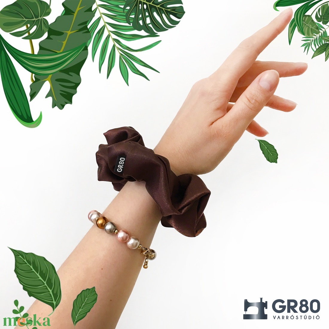 Csokibarna szaténselyem hajgumi scrunchie - ruha & divat - hajdísz & hajcsat - hajgumi - Meska.hu