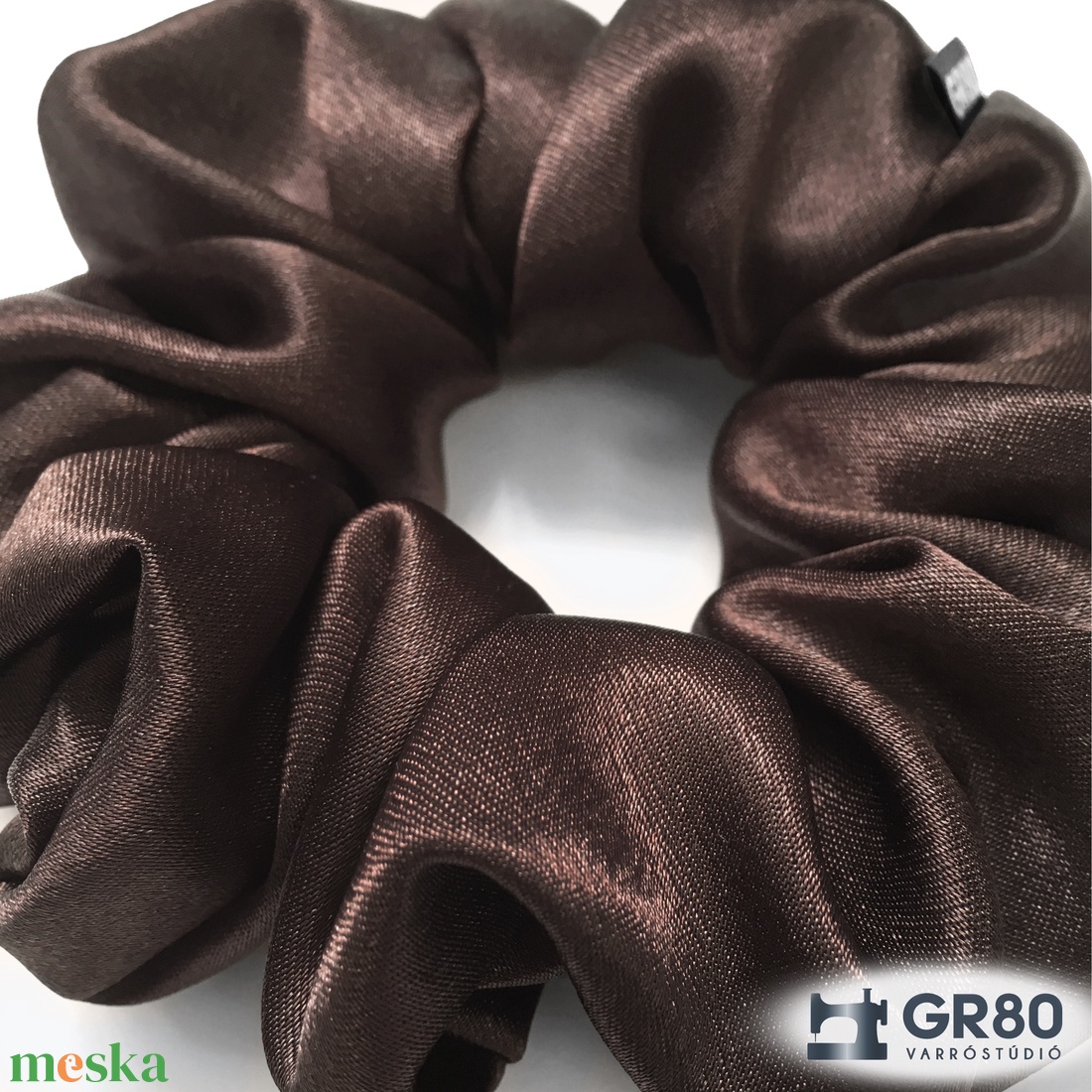 Csokibarna szaténselyem hajgumi scrunchie - ruha & divat - hajdísz & hajcsat - hajgumi - Meska.hu