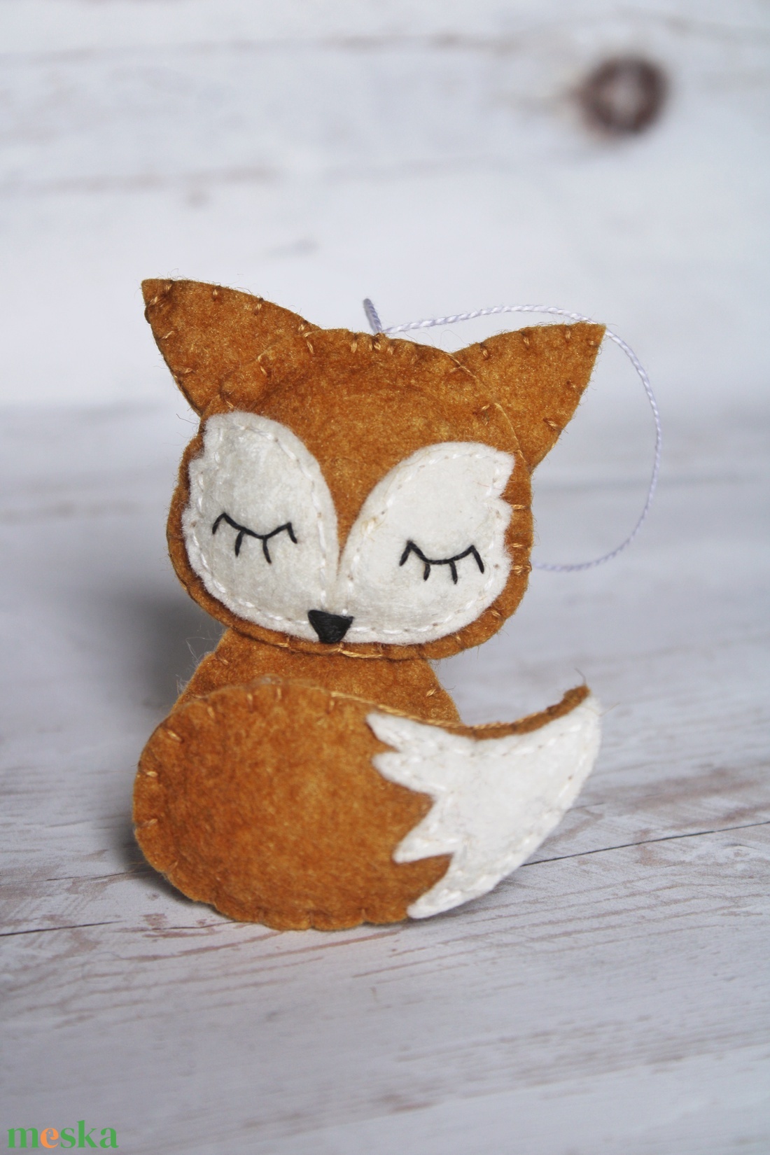 Filc szunyókáló róka - karácsony - karácsonyi lakásdekoráció - karácsonyi lakásdíszek - Meska.hu