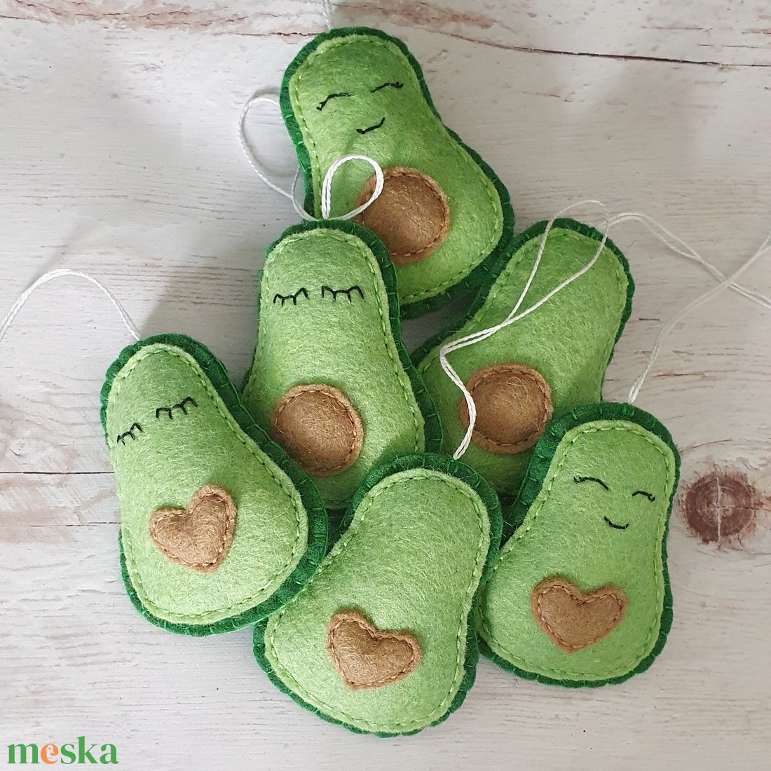 Mosolygós filc avokádó dísz � aranyos, kézzel készült dekoráció - karácsony - karácsonyi lakásdekoráció - karácsonyi lakásdíszek - Meska.hu