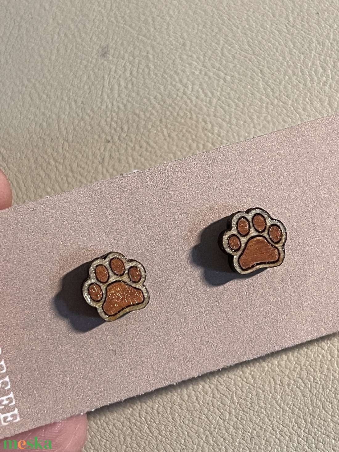 Mancs - fából készült bedugós fülbevaló - ékszer - fülbevaló - pötty fülbevaló - Meska.hu