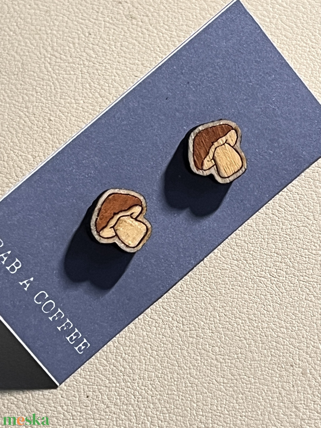 Apró fa bedugós gomba fülbevaló � mesés erdei hangulat - ékszer - fülbevaló - pötty fülbevaló - Meska.hu