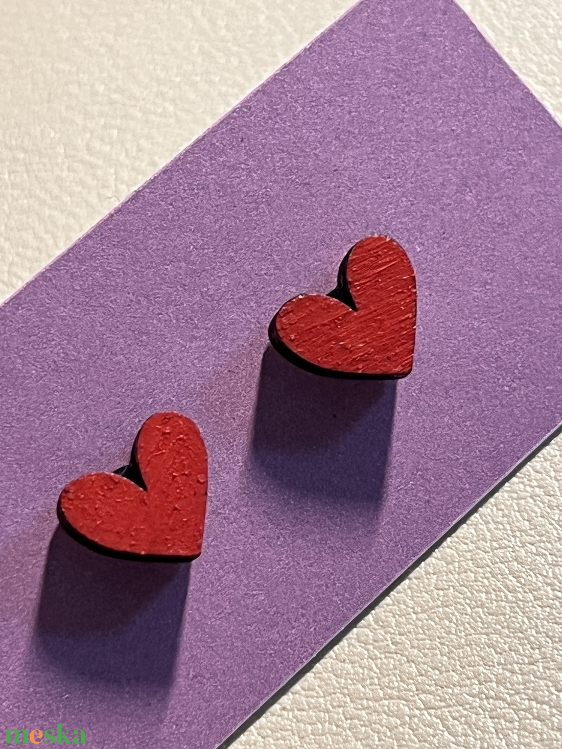 Apró fa bedugós szív fülbevaló � letisztult, romantikus kiegészítő - ékszer - fülbevaló - pötty fülbevaló - Meska.hu