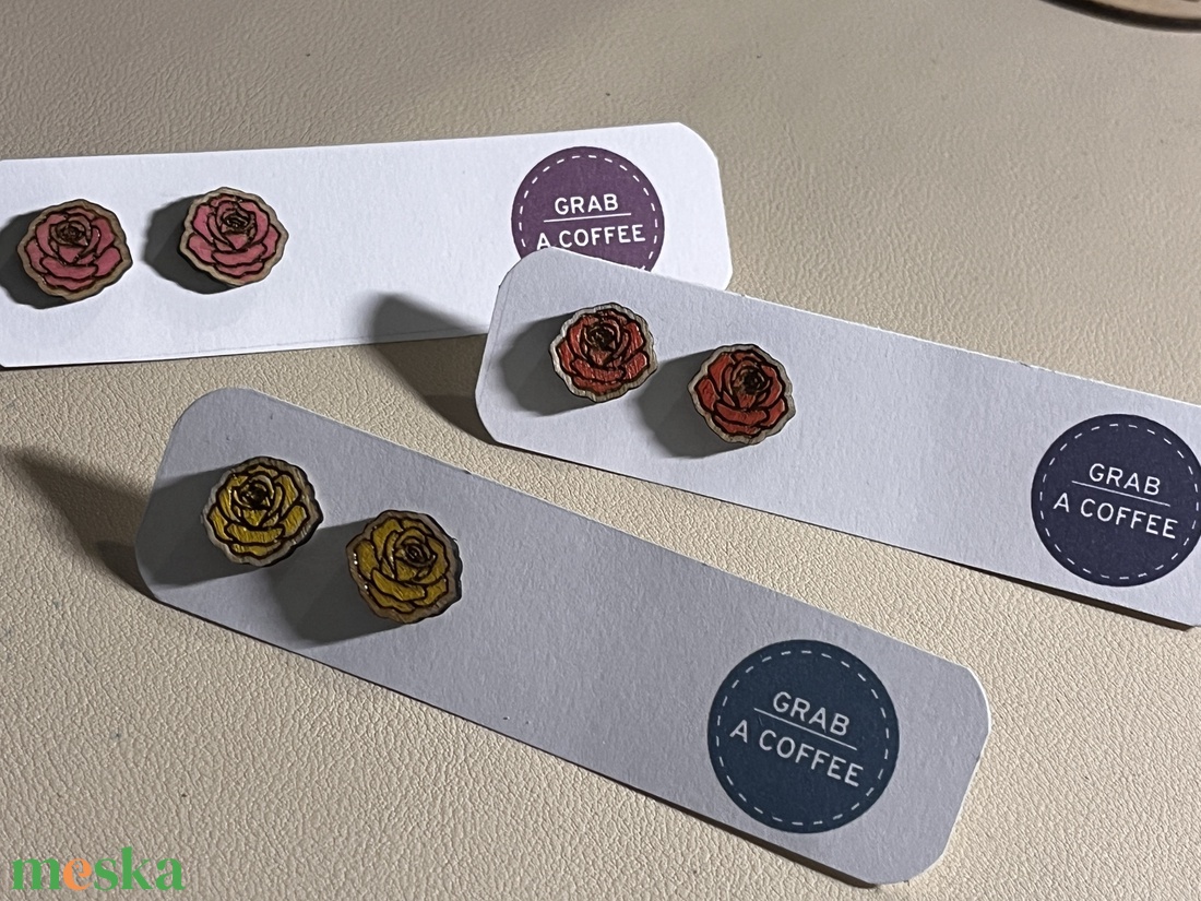 Rózsás bedugós fa fülbevaló - esküvő - ékszer - fülbevaló - Meska.hu