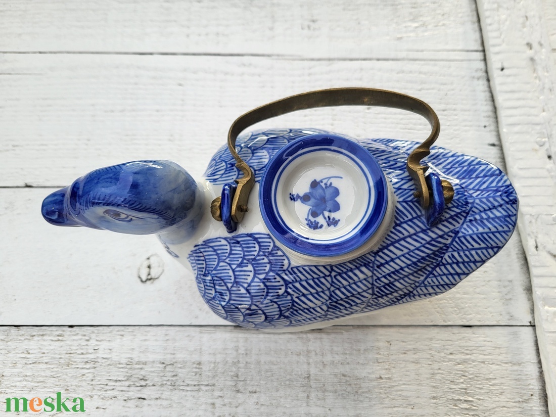 Vintage, thai porcelán, kézzel festett, kacsa teáskanna sárgaréz fogantyúval - otthon & életmód - konyhafelszerelés, tálalás - tálalás - teás- és kávés pohár, készlet - Meska.hu Vintage, thai porcelán, kézzel festett, kacsa teáskanna sárgaréz fogantyúval - otthon & életmód - konyhafelszerelés, tálalás - tálalás - teás- és kávés pohár, készlet - Meska.hu