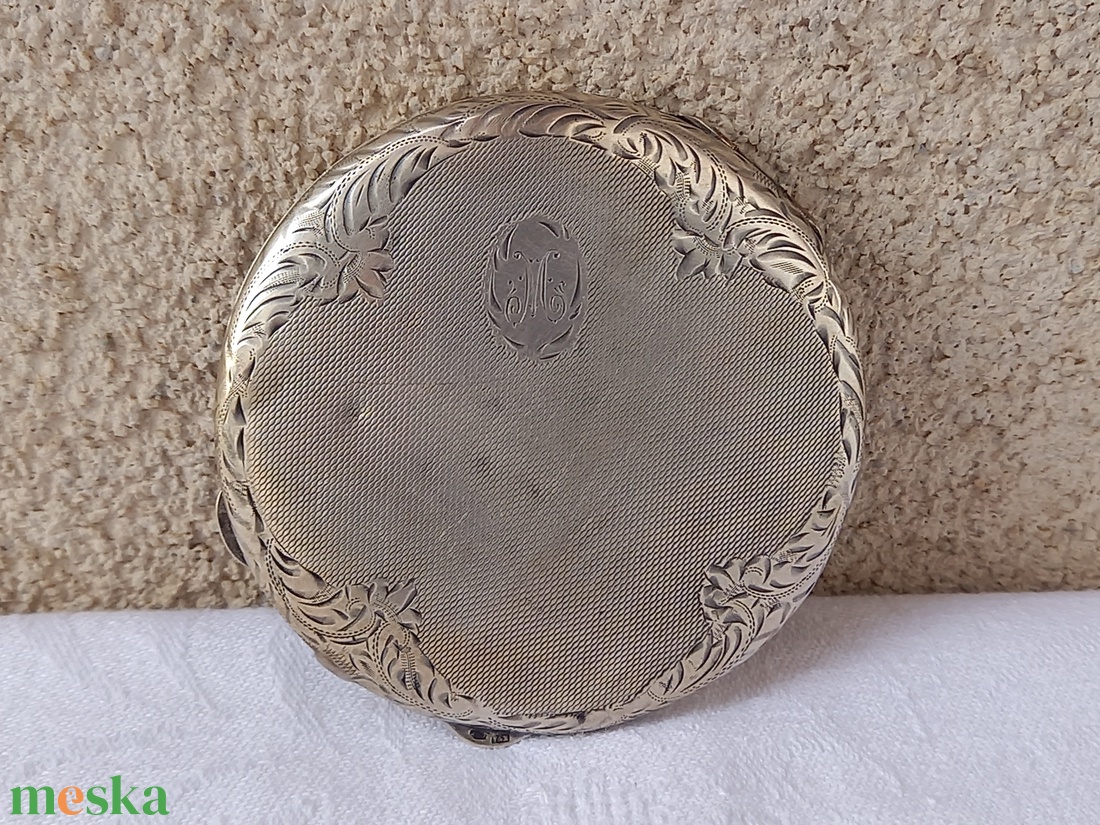 Antik, ezüst, monogramos pudrié, púderes szelence - szépségápolás - arcápolás - smink kellék - Meska.hu Antik, ezüst, monogramos pudrié, púderes szelence - szépségápolás - arcápolás - smink kellék - Meska.hu