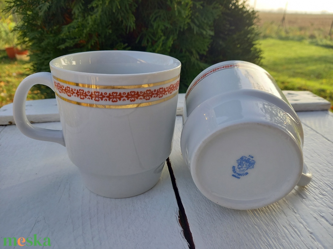 Alföldi porcelán_piros-arany szoknyás bögre - otthon & életmód - konyhafelszerelés, tálalás - tálalás - bögre & csésze - Meska.hu Alföldi porcelán_piros-arany szoknyás bögre - otthon & életmód - konyhafelszerelés, tálalás - tálalás - bögre & csésze - Meska.hu