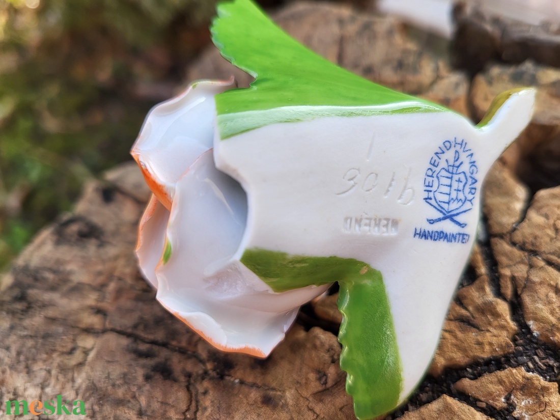 Herendi porcelán_Kézzel festett rózsa ( sérült ) - otthon & életmód - dekoráció - dísztárgy - Meska.hu Herendi porcelán_Kézzel festett rózsa ( sérült ) - otthon & életmód - dekoráció - dísztárgy - Meska.hu