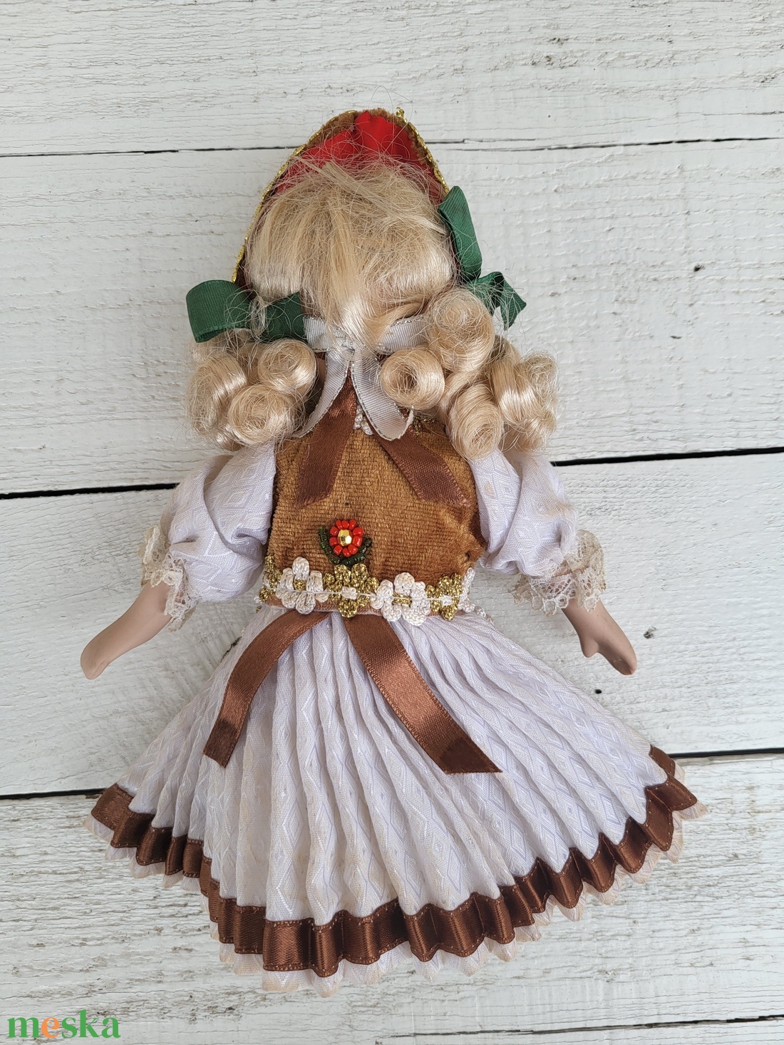 Vintage porcelánbaba_tradicionális svéd népviseletben - játék & sport - baba & babaház - baba - Meska.hu Vintage porcelánbaba_tradicionális svéd népviseletben - játék & sport - baba & babaház - baba - Meska.hu